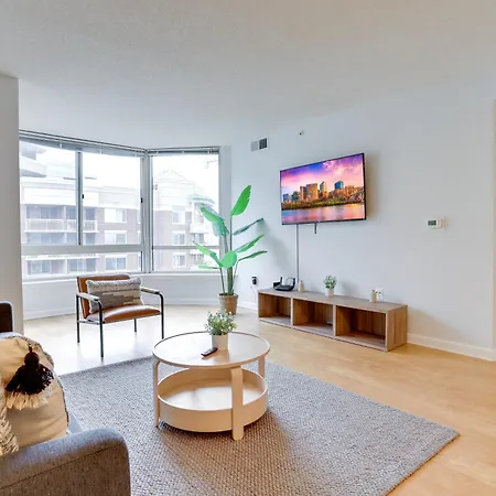 Live The Arlington Experience In The Perfect Apartment!
